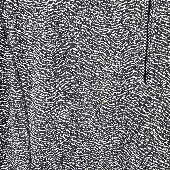 Lululemon Women's Outrun 1/2 Zip Running Luon Ripple Jacquard Black White Size ? - Picture 6 of 16